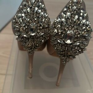 Badgley Mischka satin beige pumps